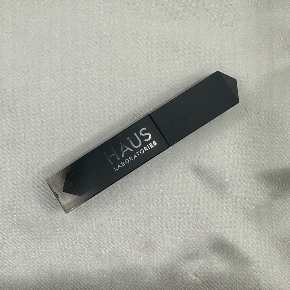 Haus Labs Liquid Shimmer Powder - Dynasty